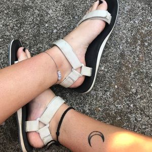 White Tevas